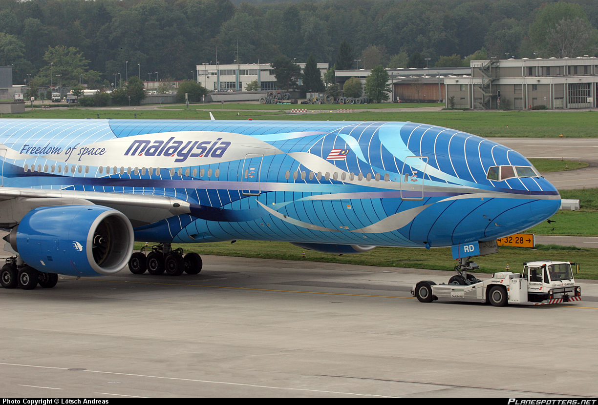 777 малайзия. Boeing 777 Malaysia Airlines. Boeing 777 Малайзия. Боинг 777 из Малайзии. Рейс 370 Malaysia Airlines.
